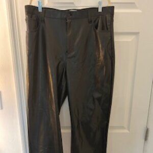 Abercrombie & Fitch The 90's Relaxed Jean Vegan Leather Ultra High Rise